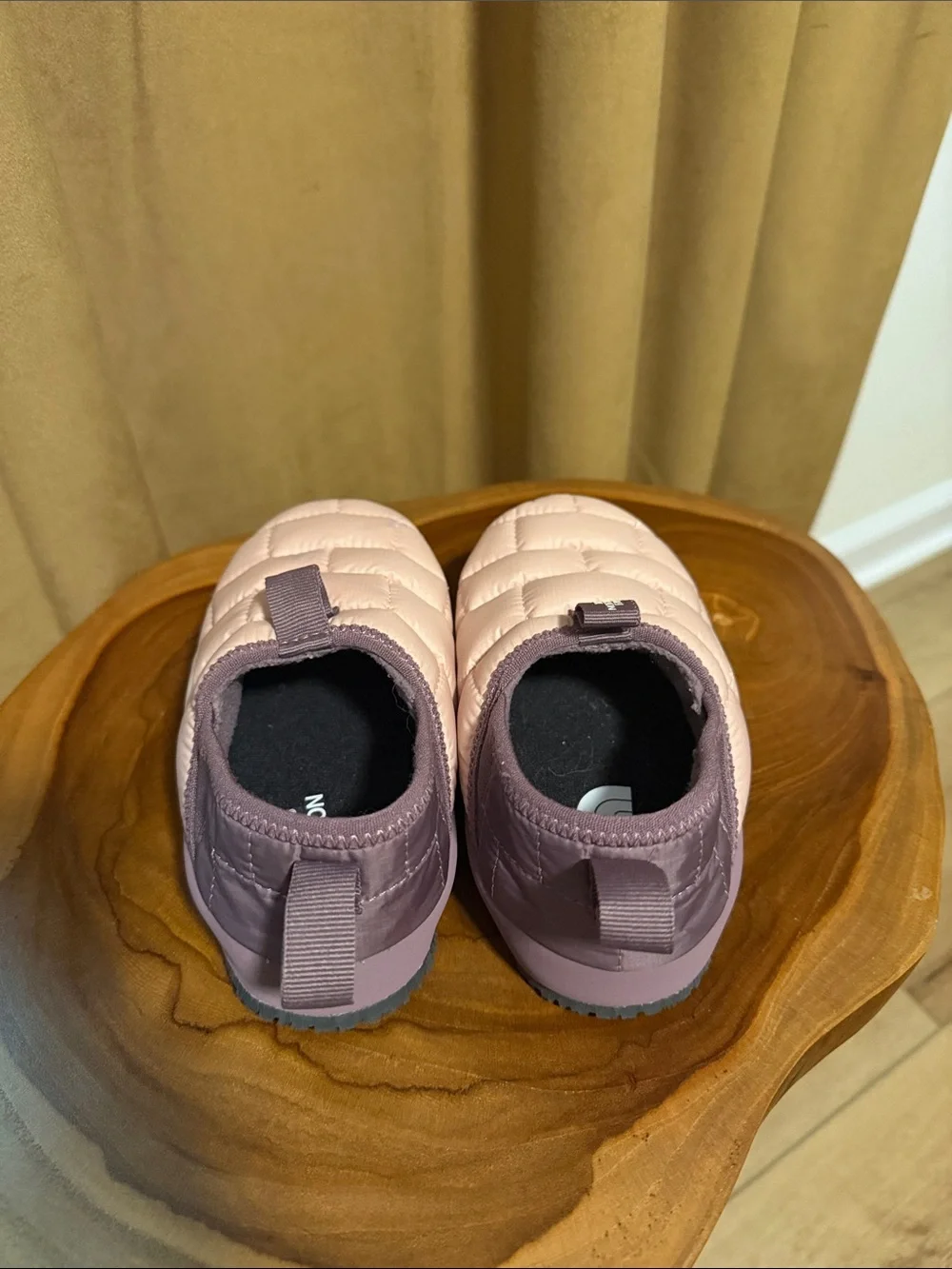 The North Face Kids Quilted Slip-On Slippers in Light Pink & Mauve